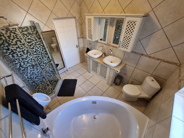 5 Bedroom Property for Sale in Wolseley Western Cape